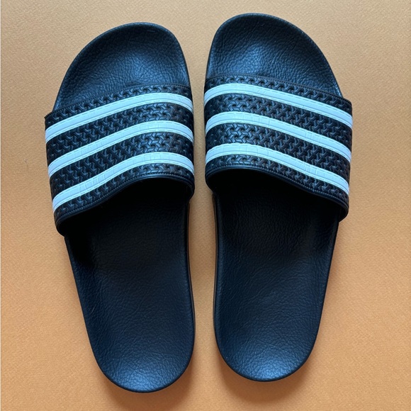 Adidas Adilette Slides - men’s 8/womens 10 - Picture 5 of 9